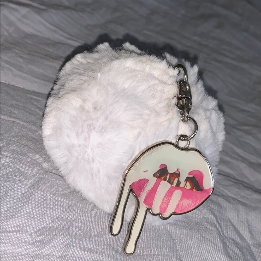 Kylie Jenner accessory